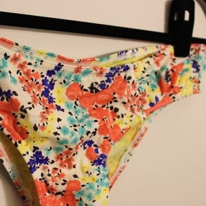Billabong flowered bikini bottom
